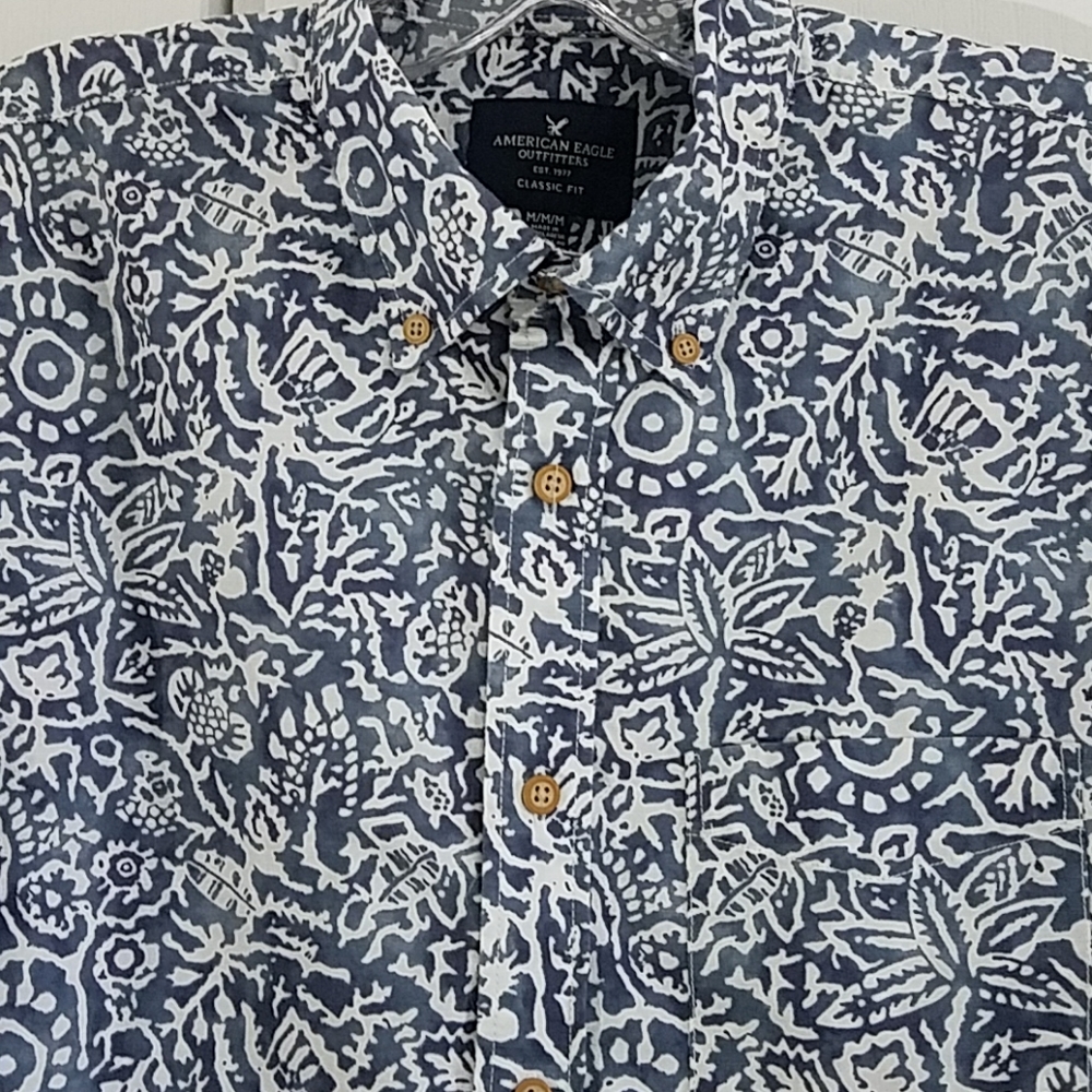 Mens American Eagle M Button Short Sleeve
